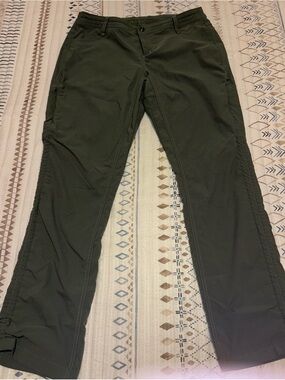 Kuhl Women’s Dark Green hiking pants NWOT size 12